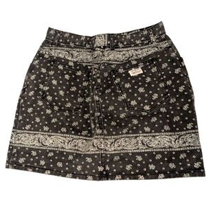 Georges Marciano for Guess black and white Paisley print denim skirt size‎ 32